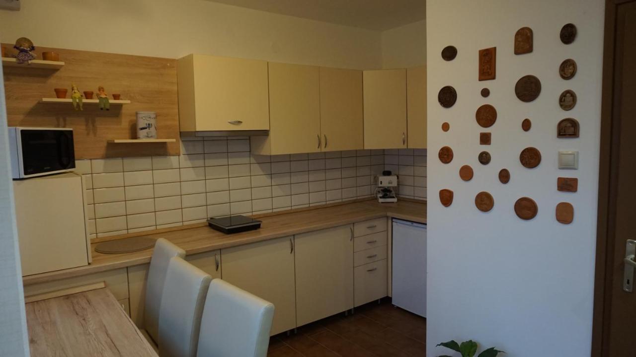 Chloe Apartman Szigetvar Exterior photo