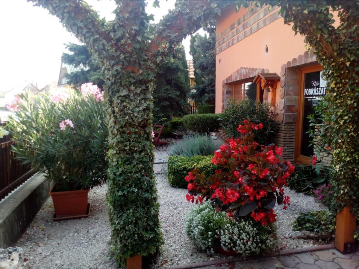 Chloe Apartman Szigetvar Exterior photo